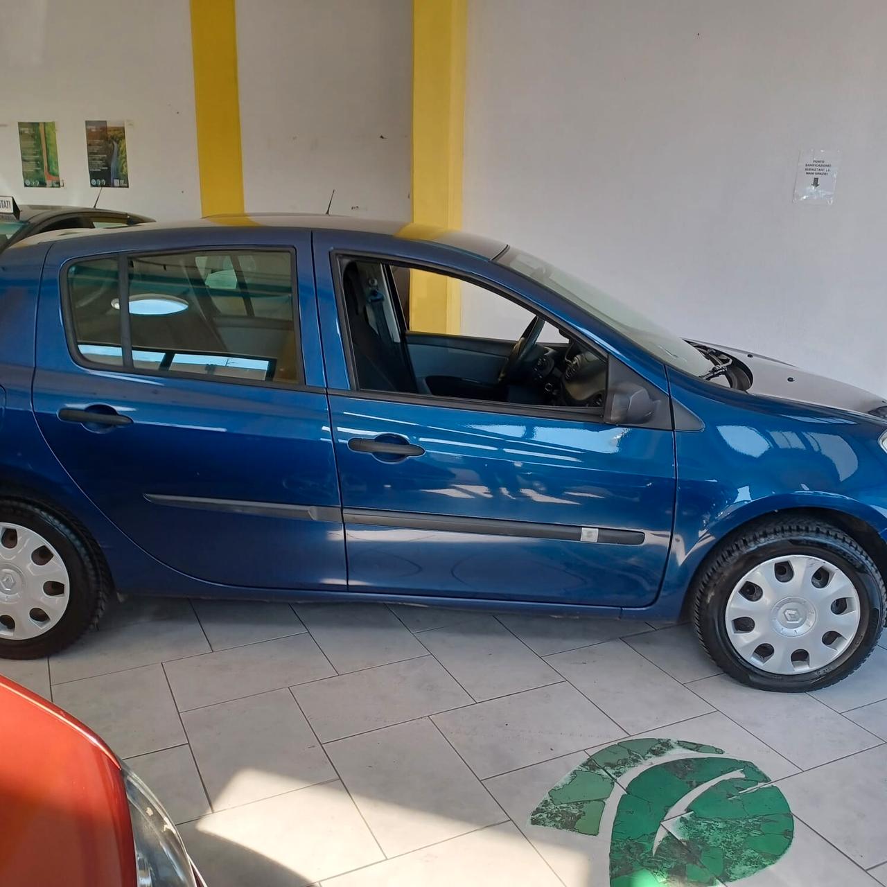 CLIO 1.1 BENZINA PER NEOPATENTATI GARANZIA INCLUSA