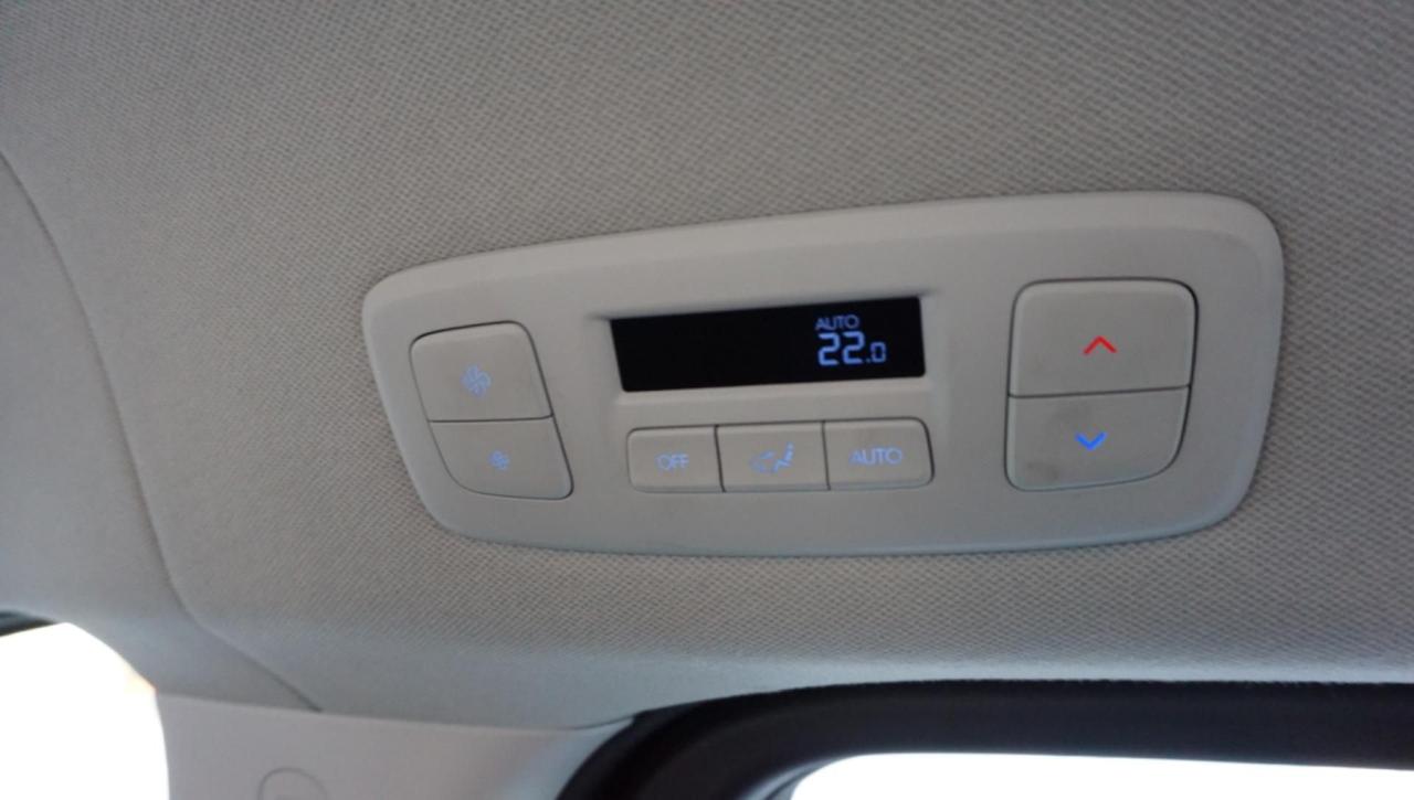 Hyundai STARIA 2.2 MT 2WD 9 posti Wagon