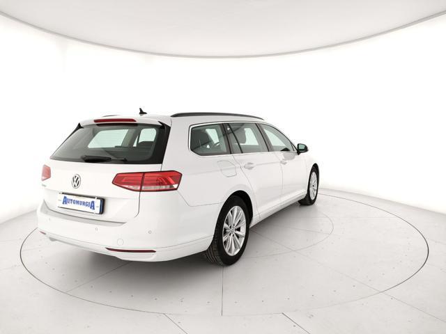 VOLKSWAGEN Passat Variant 2.0 TDI DSG Business BlueMotion Tech