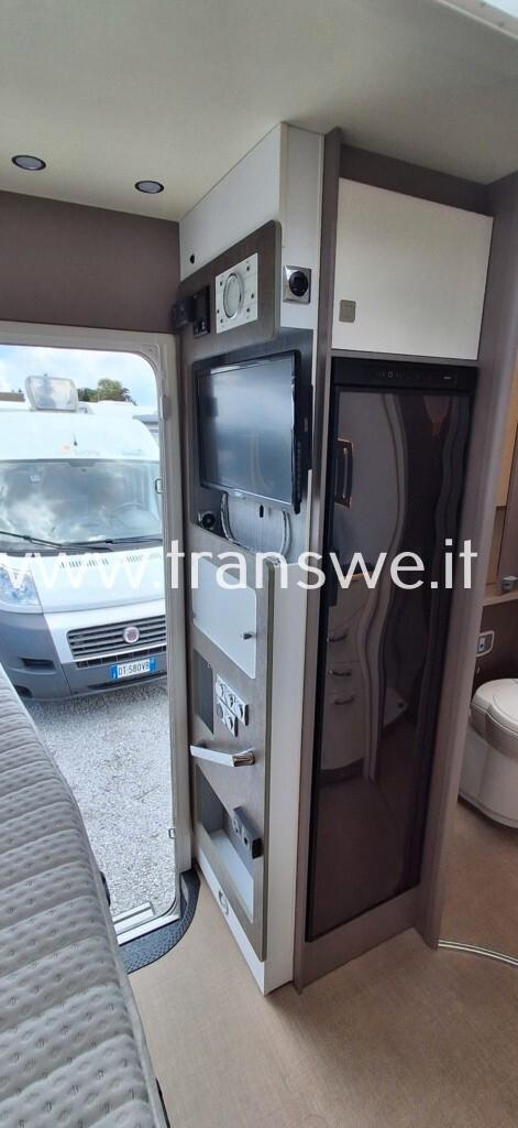 Bürstner Lyseo 684G Ampia zona giorno e bagno in coda