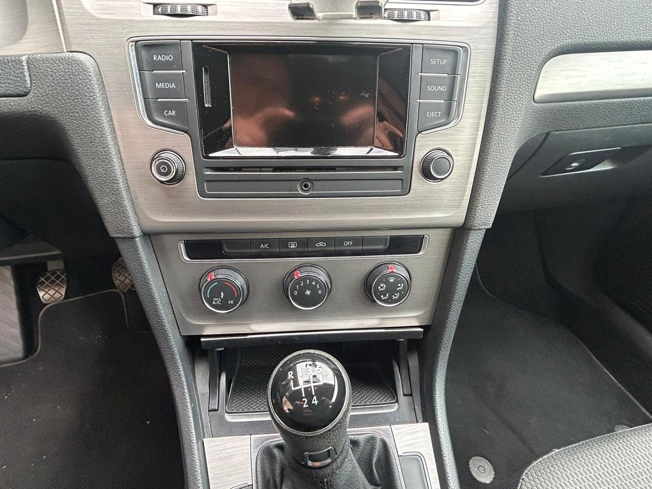 Volkswagen Golf 5p 1.6 tdi - ANCHE PER NEOPATENTATI