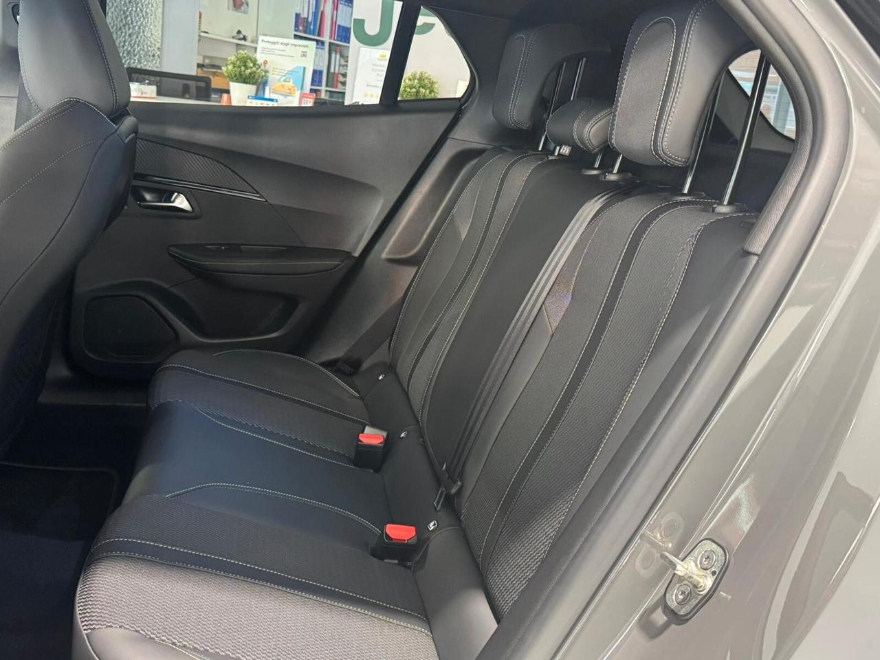 Peugeot 2008 Hybrid 136 e-DCS6 GT