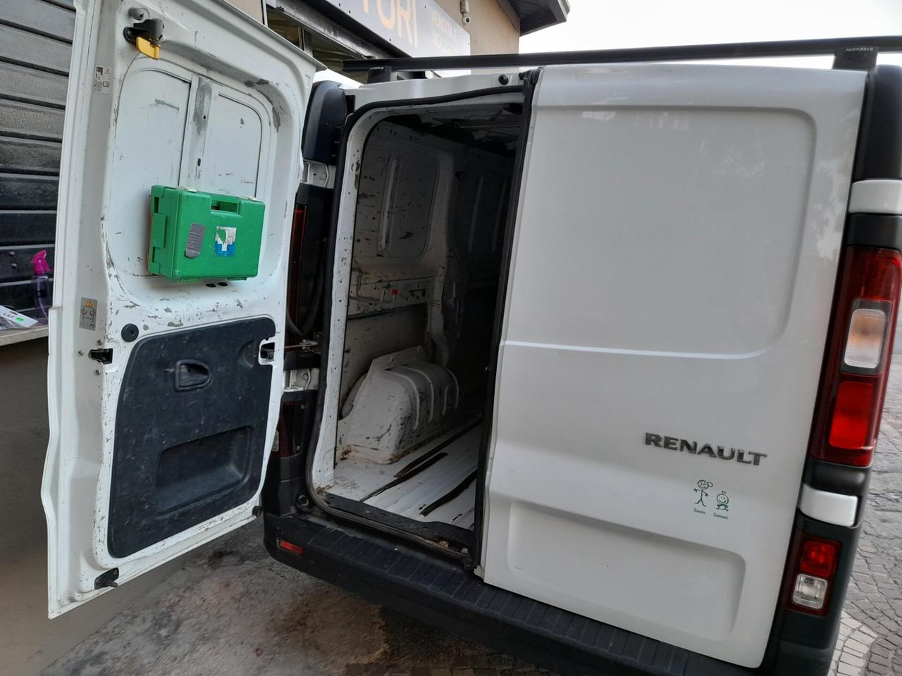 RENAULT TRAFIC 2014