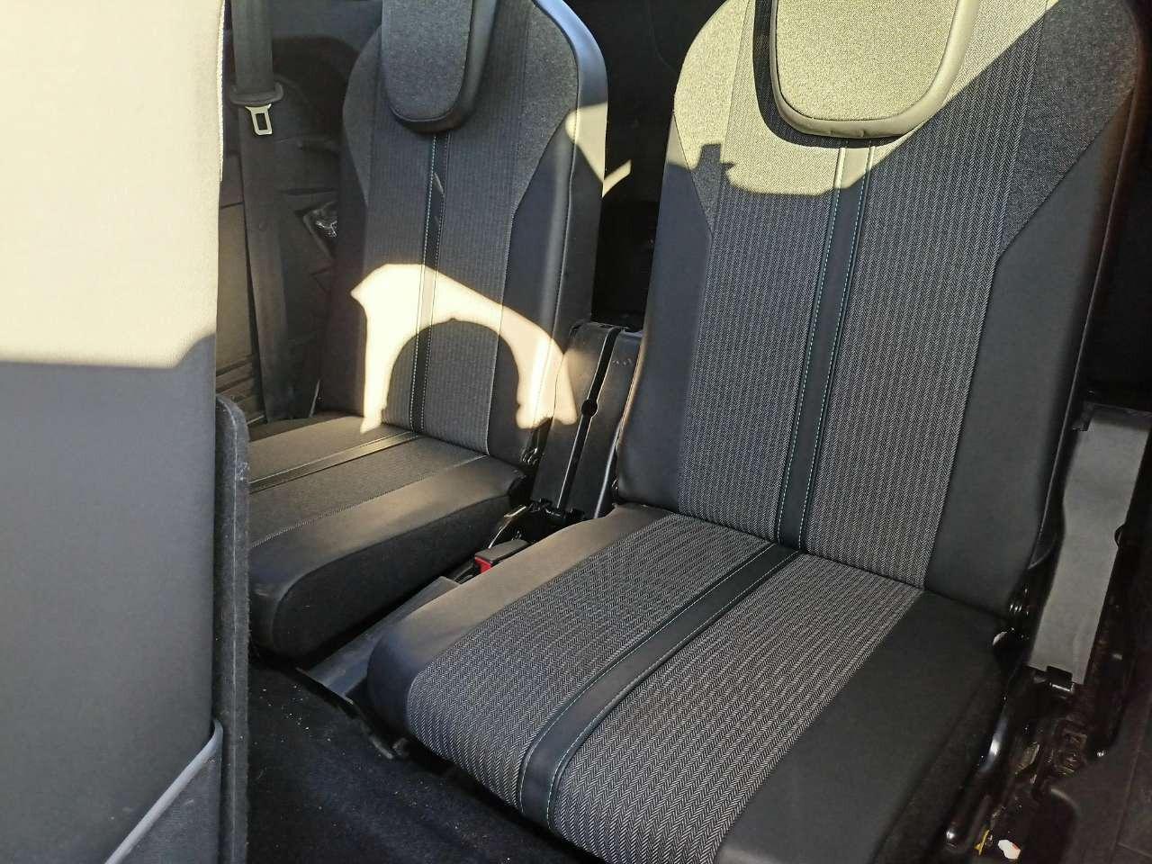 Peugeot 5008 2.0 HDi 180CV 7POSTI AUT.+NAV+LED+RCAM+PELLE+PDC