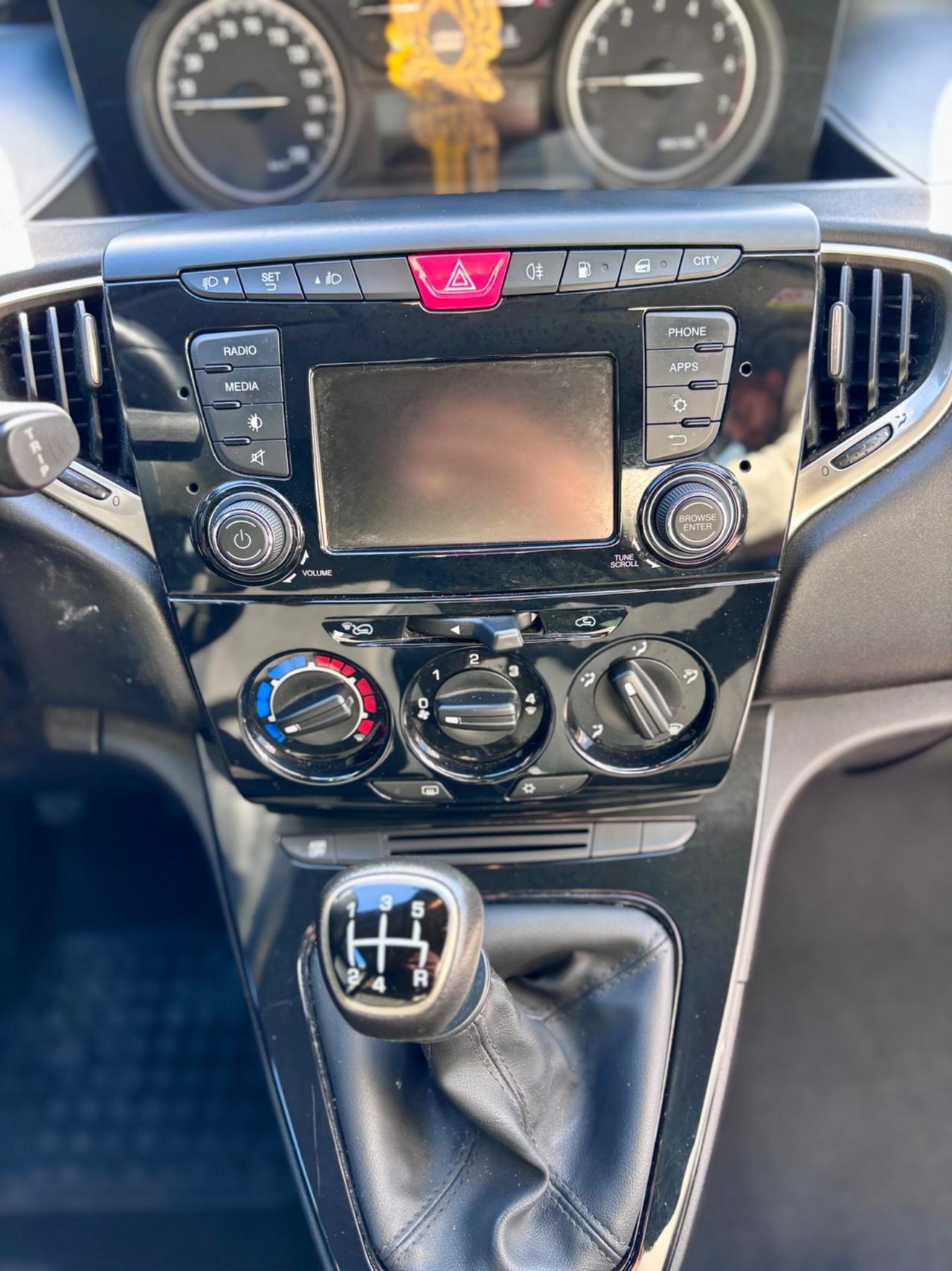 Lancia Ypsilon 1.2 69 CV 5 porte GPL Ecochic Gold