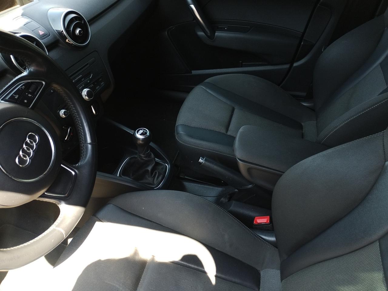 Audi A1 Sportback 1.6 tdi Attraction 90cv