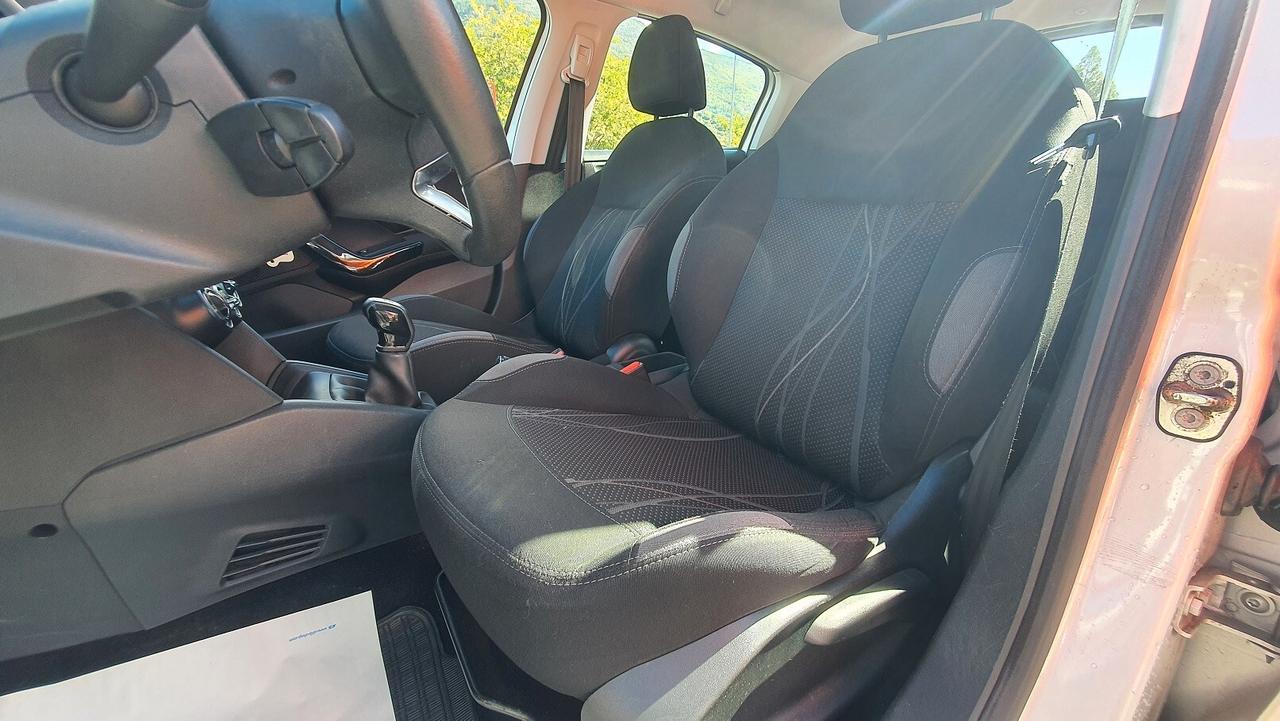 Peugeot 208 1.2 NEOPATENTATI