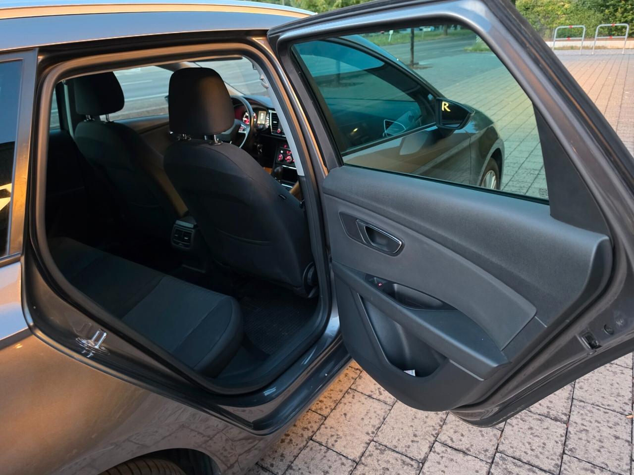 Seat Leon 1.6 TDI 105 CV DSG 3p. Start/Stop Style