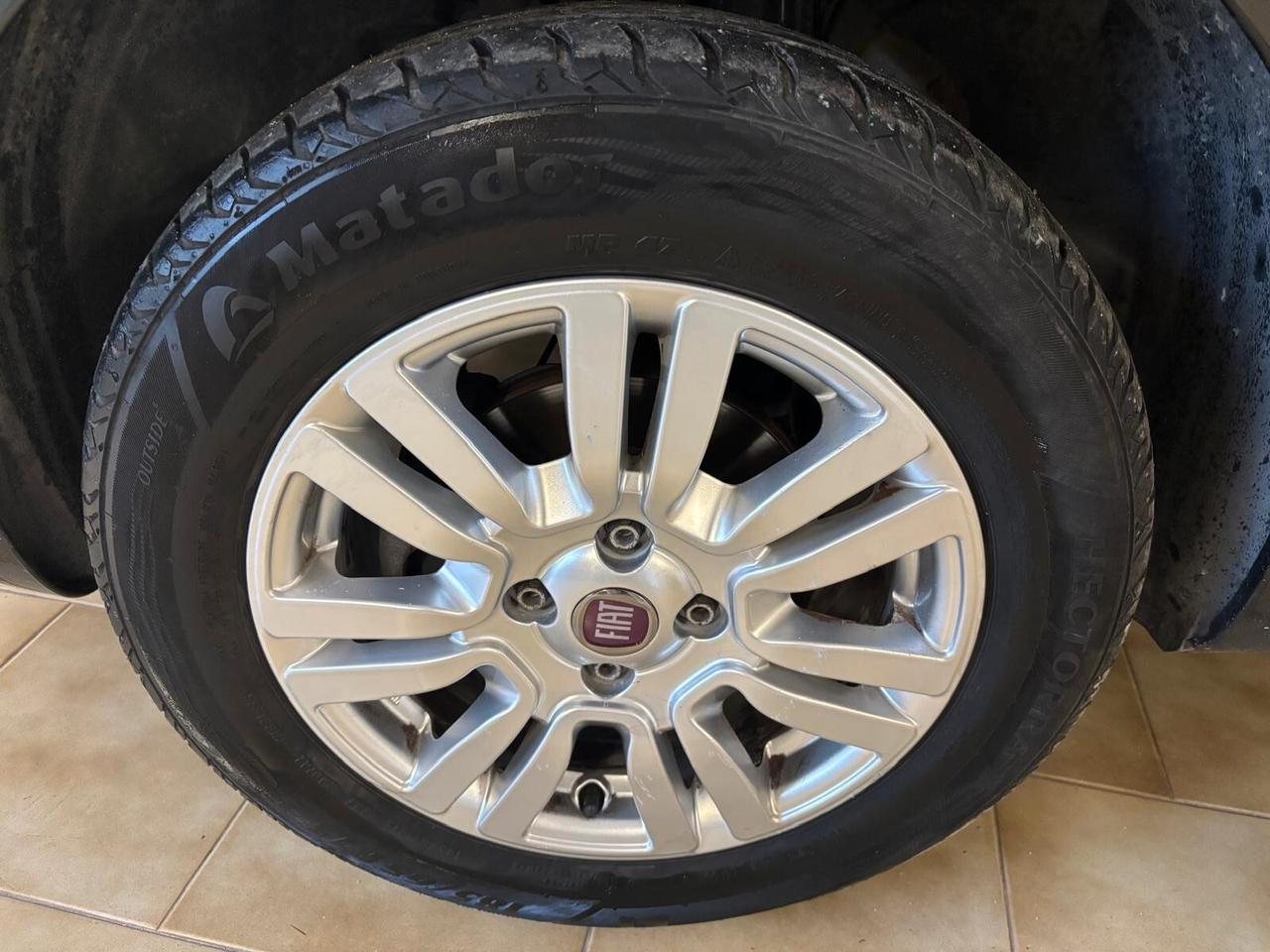 FIAT PUNTO ANNO 2014 BZ METANO ADATTA NEOPATENTATI KM 200 MILA