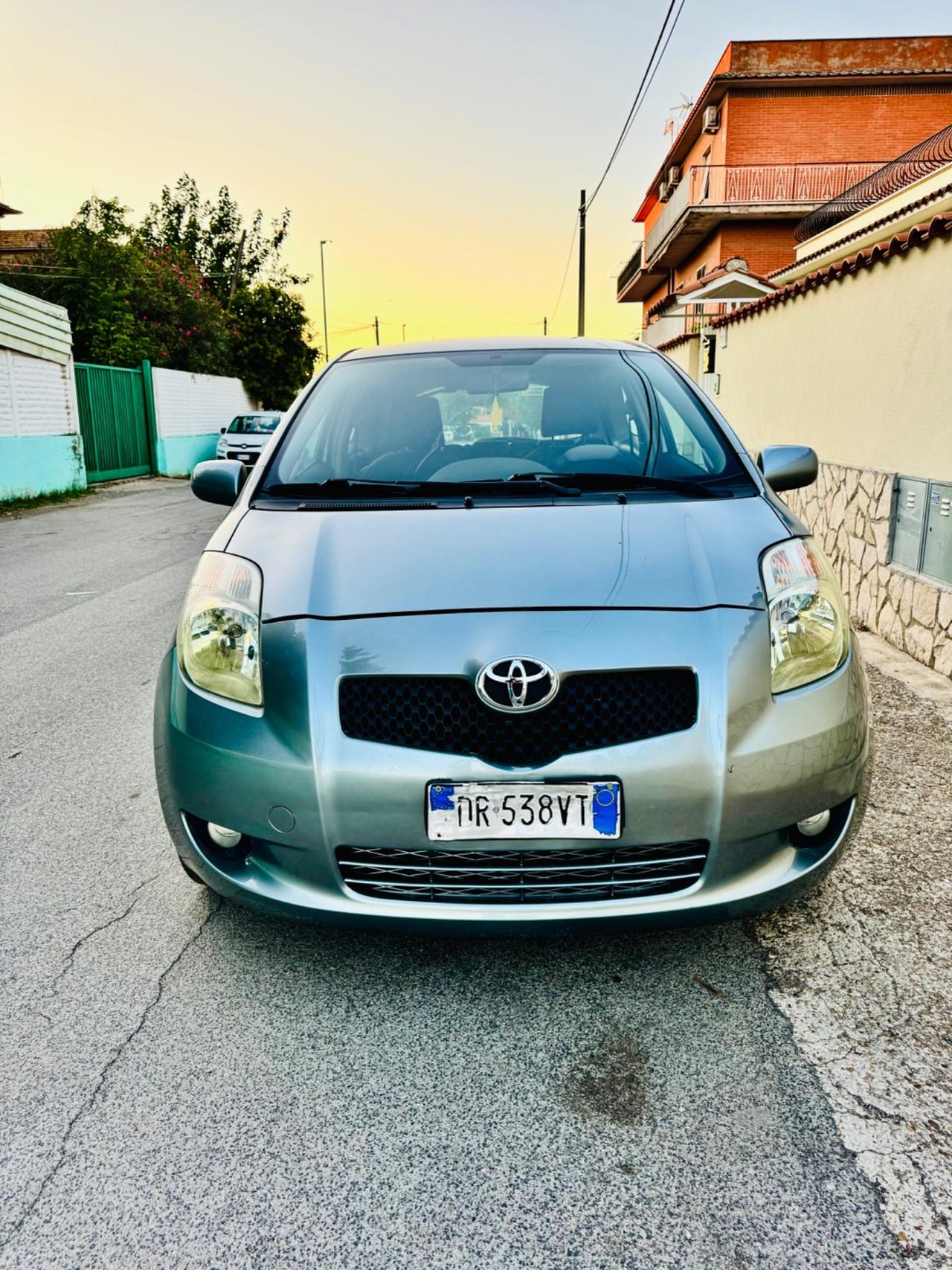 Toyota Yaris 1.3 3 porte unico proprietario