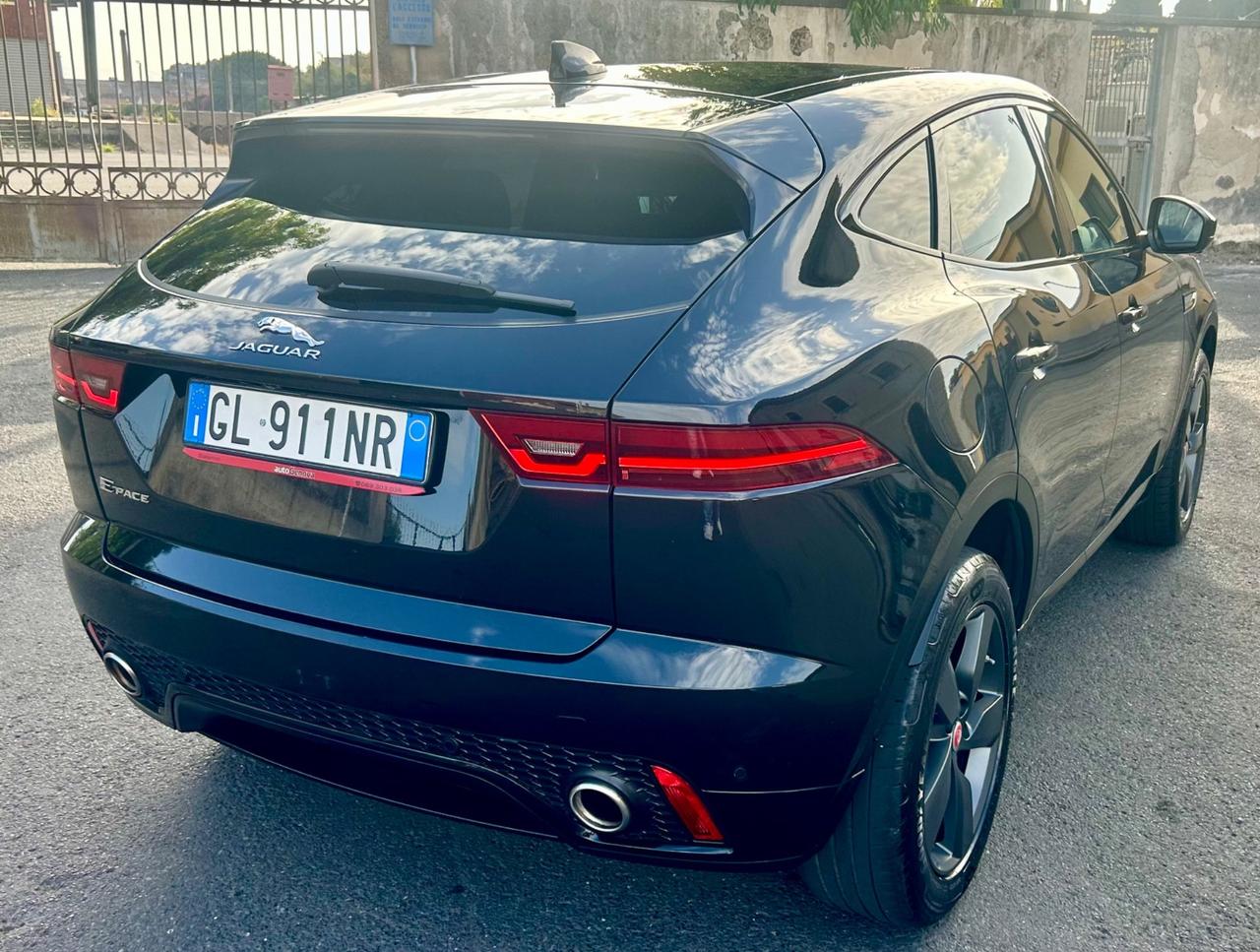 Jaguar E-Pace 2.0D 240 CV AWD aut. R-Dynamic HSE