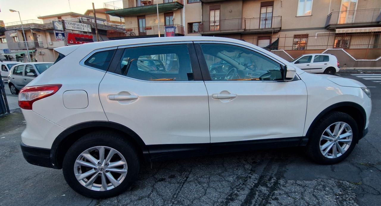 Nissan Qashqai 1.5 dCi DPF Tekna