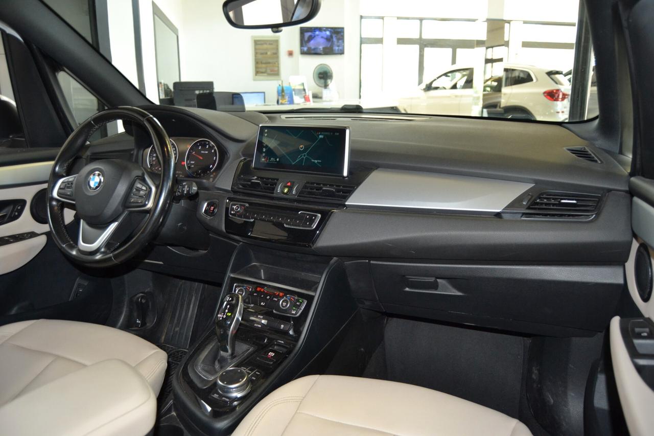 Bmw 216D ActiveTourer Luxury Auto/Navi/Pelle/Xenon