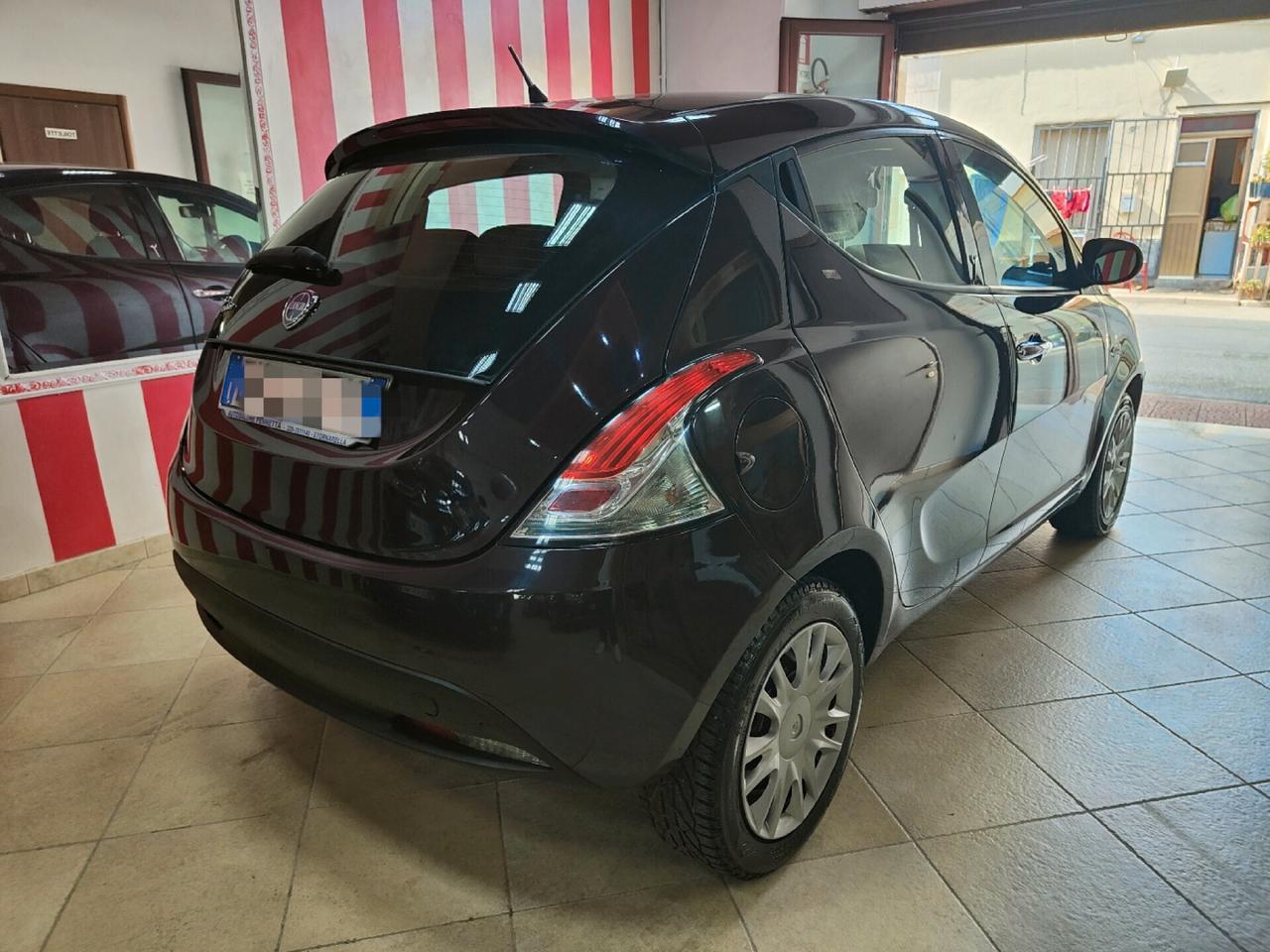 Lancia Ypsilon 1.3 MJT 16V 95 CV 5 porte S&S Silver