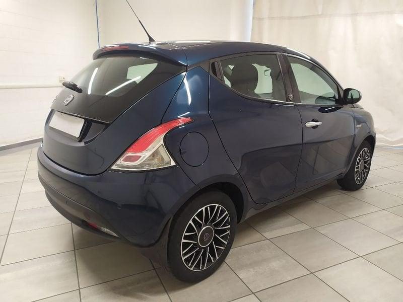 Lancia Ypsilon 1.2 8v Gold c/CL 69cv E6