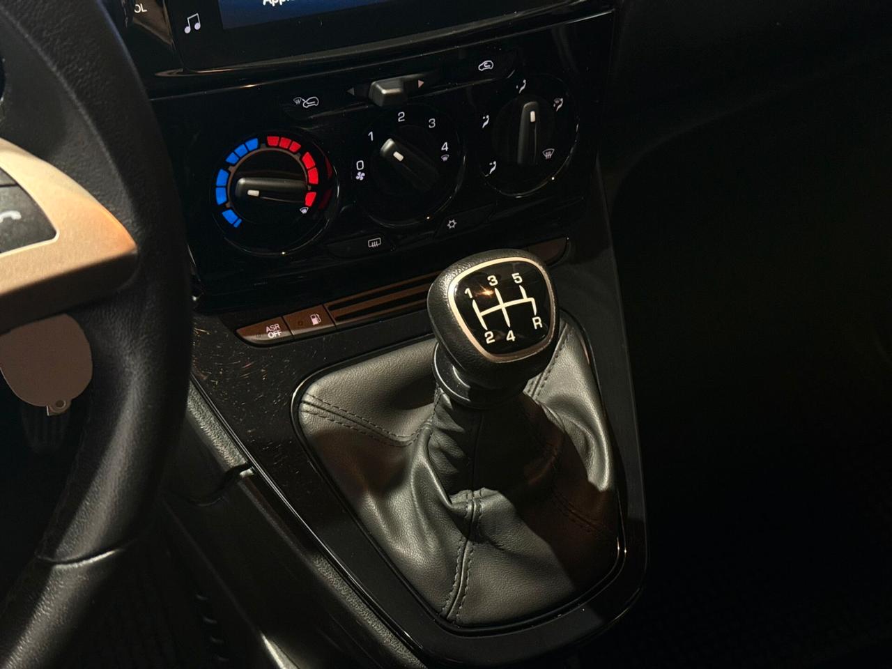 Lancia Ypsilon 1.2 69 CV 5 porte GPL Alberta Ferretti