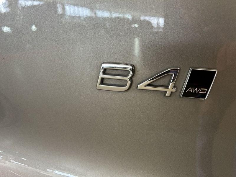 Volvo XC40 B4 AWD automatico Core