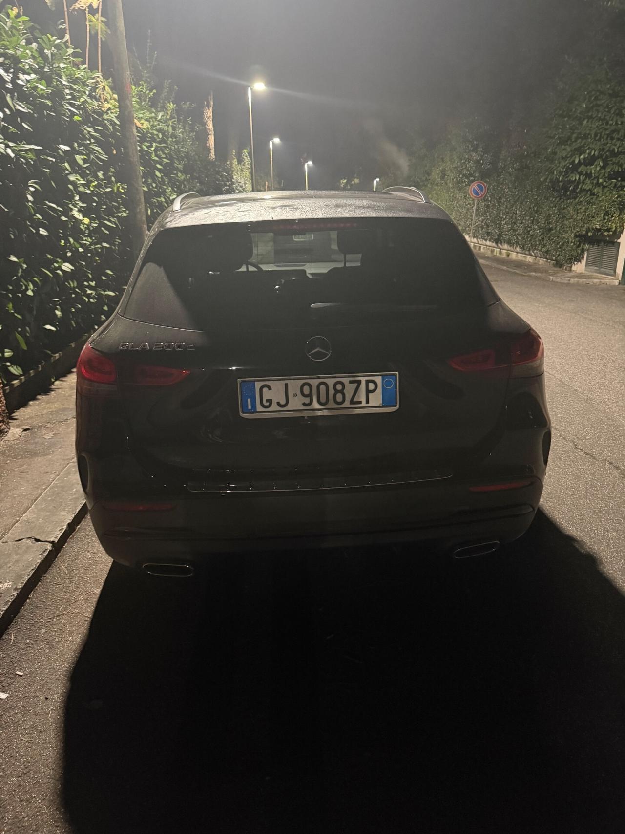 Mercedes-benz GLA 200 d Automatic Premium Amg Pack Night