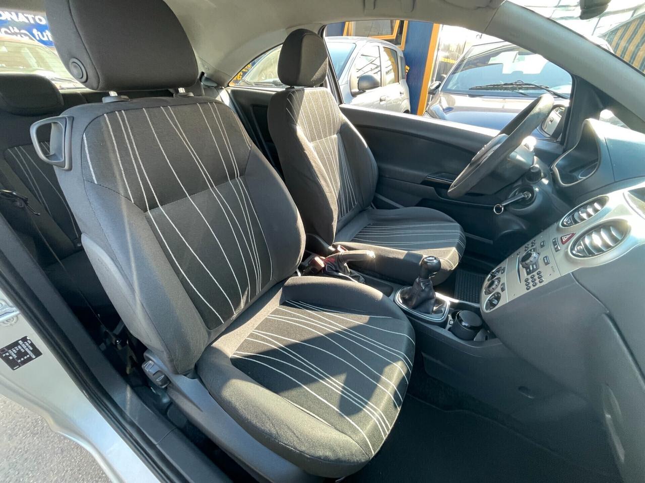 Opel Corsa 1.0 12V 3 porte Club