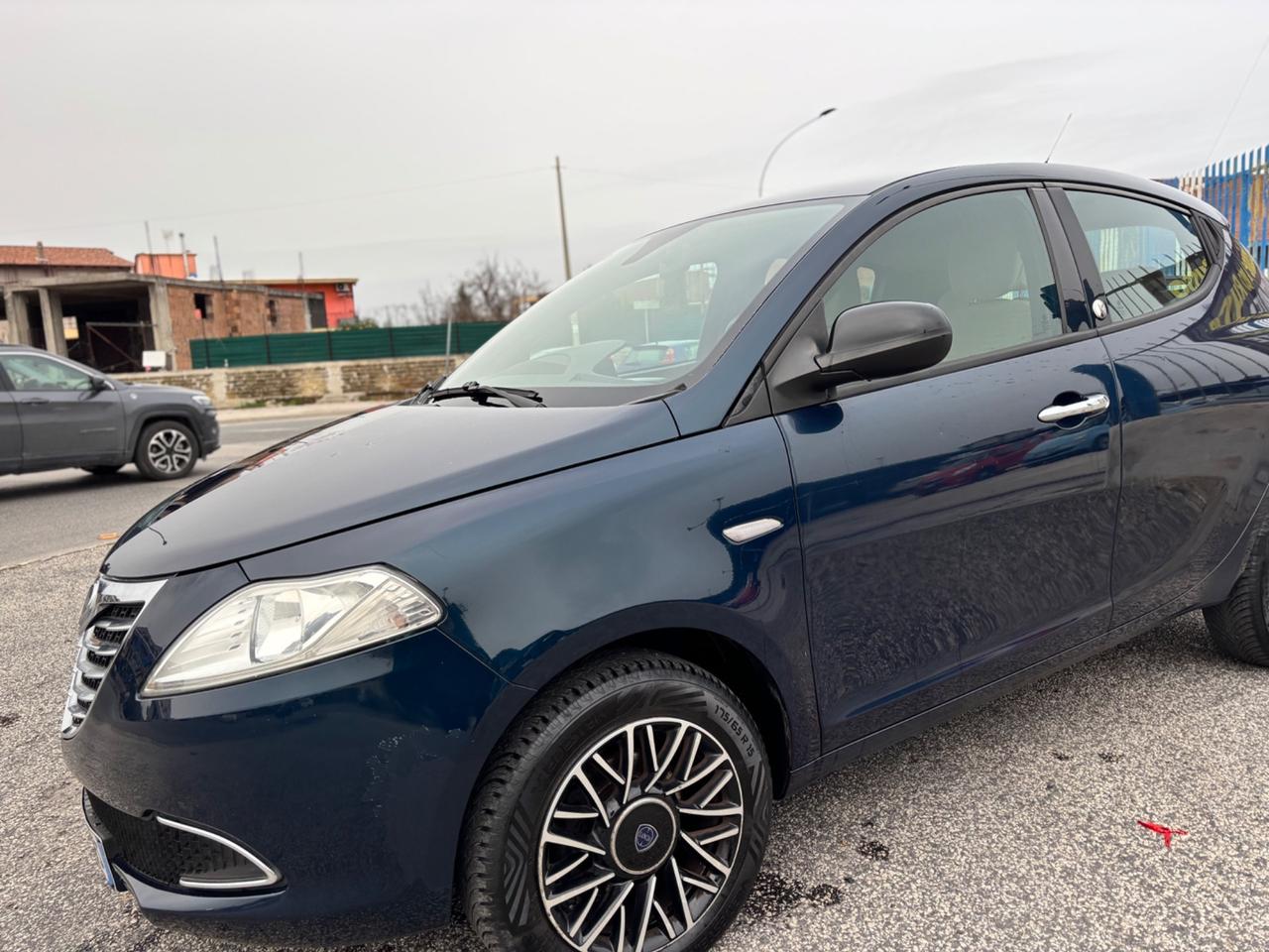 Lancia Ypsilon 0.9 TwinAir 85 CV 5 porte S&S DFN 30th Anniversary