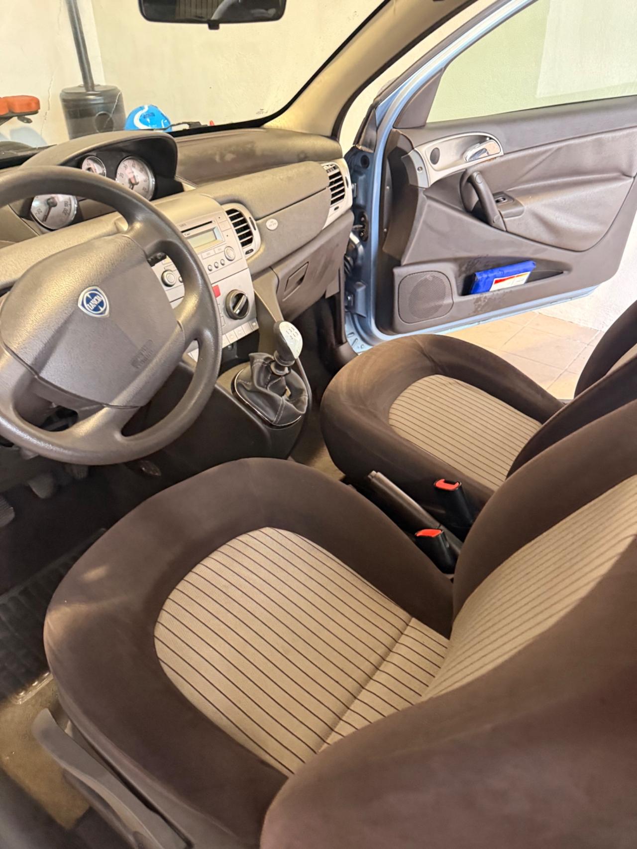 Lancia Ypsilon 1.4 Argento