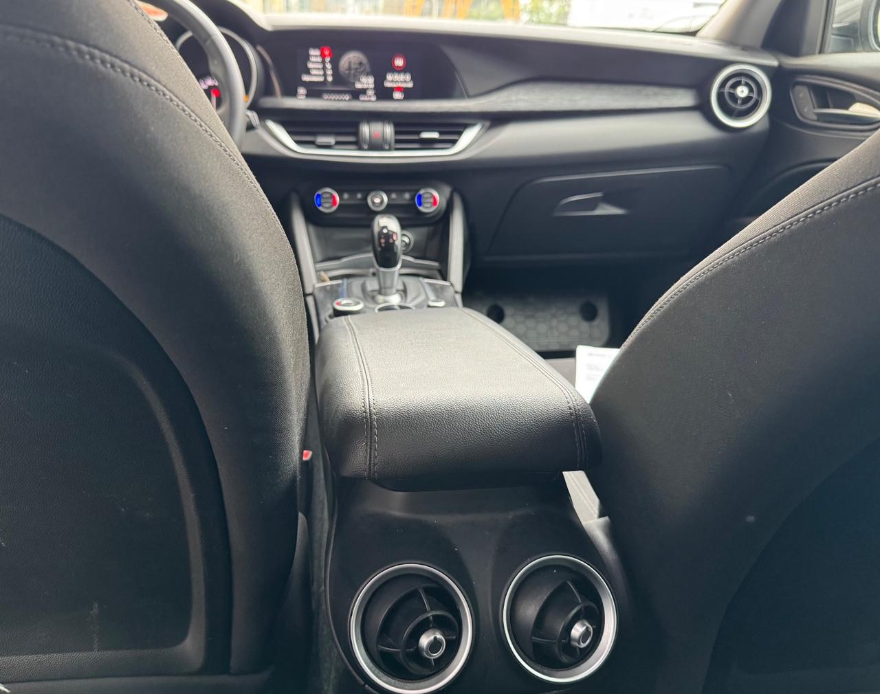 Alfa Romeo Stelvio 2.2 Turbodiesel 160 CV AT8 RWD Business