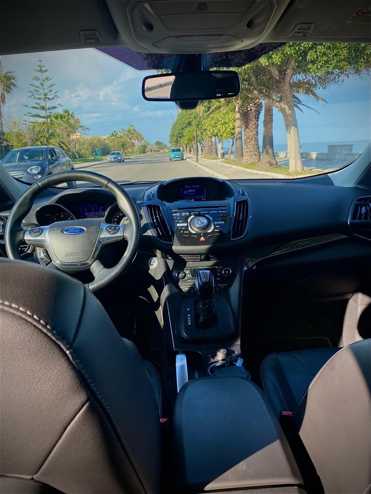 Ford Kuga 2.0 TDCI 140 CV 4WD Powershift Titanium