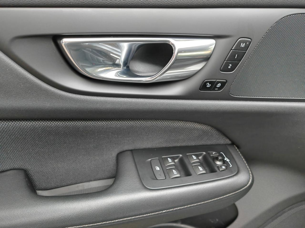 Volvo V60 T8 Recharge AWD Plug-in Hybrid R-design