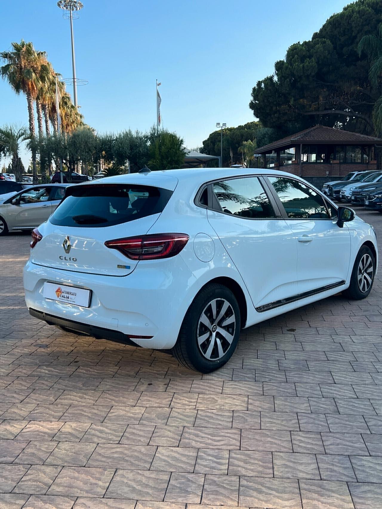Renault Clio Hybrid E-Tech 140 CV 5 porte Intens