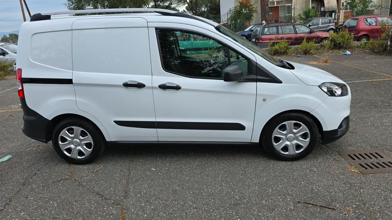 Ford Transit Courier 1.5 TDCi 75CV fatturabile garanzia finanziamenti