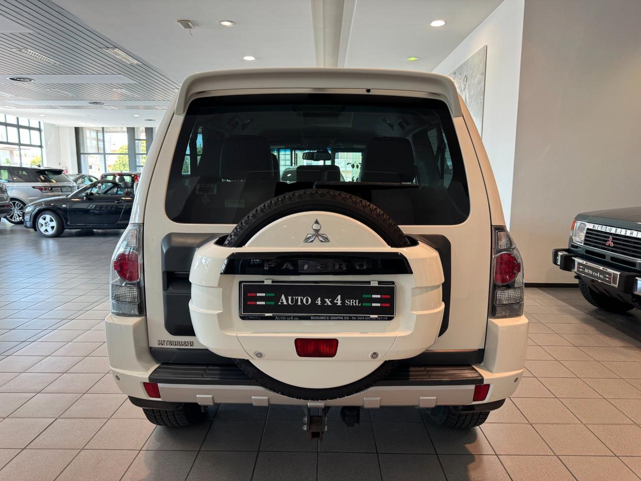 Mitsubishi Pajero 3 Porte Pajero 3.2 cr Intense 200cv 3p