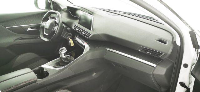 PEUGEOT 3008 BlueHDi 130 S&S Business