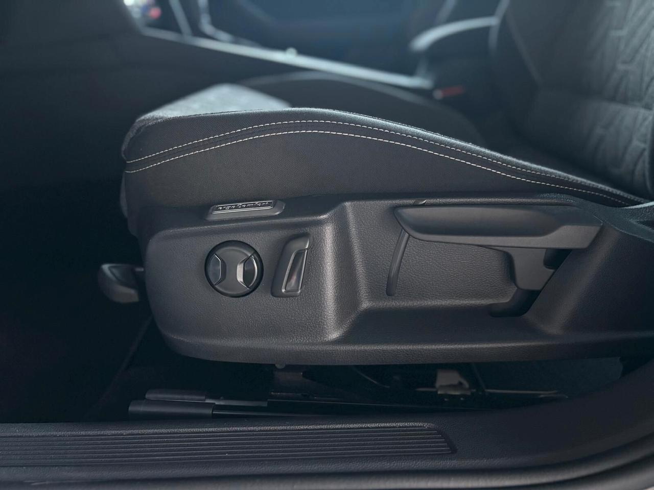 Volkswagen Passat Variant 2.0 TDI SCR EVO DSG Business