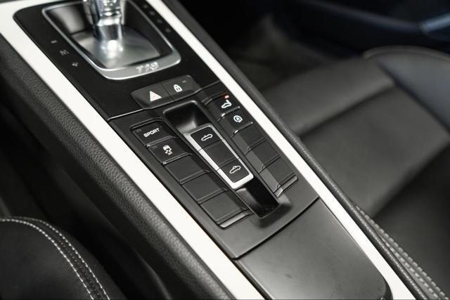PORSCHE Boxster 718 2.0 Style Edition +LED