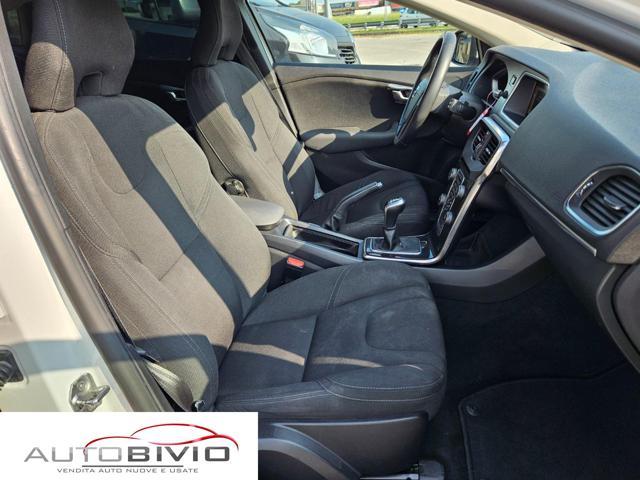 VOLVO V40 D2 Momentum