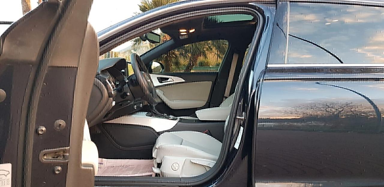 Audi A6 Avant 3.0 TDI 272 CV quattro S tronic s-line,tetto apribile,interni in pelle ghiaccio,fari led bixeno,,cerchi da 20,navigatore ,full optional