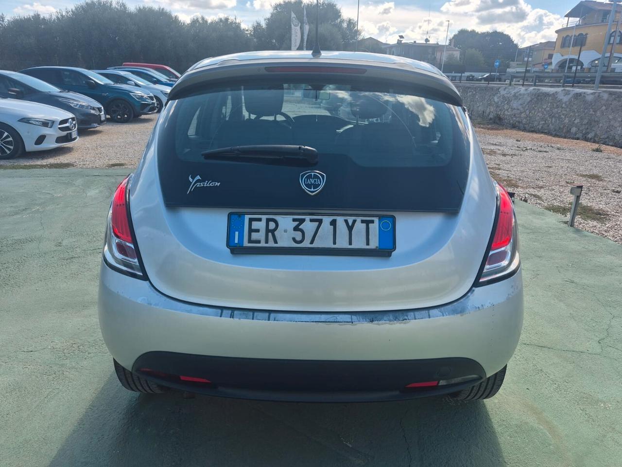 Lancia Ypsilon 1.2 69 CV 5 porte GPL Ecochic Silver