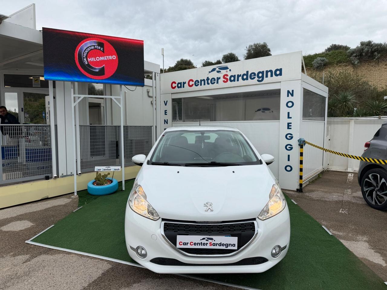 Peugeot 208 1.4 HDi 68 CV 5 porte Allure