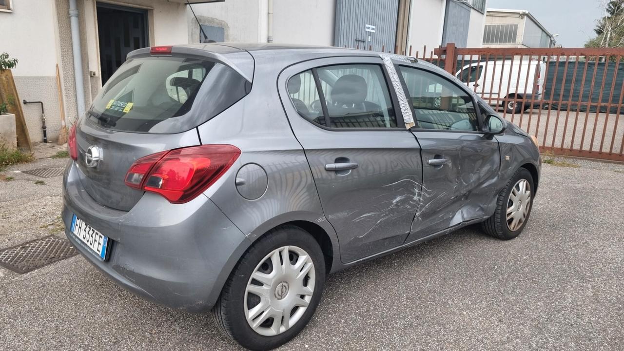 Opel Corsa 1.2 5 porte