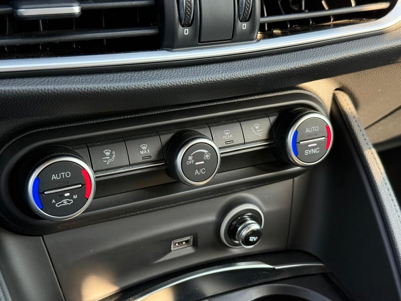 Alfa Stelvio 2.2 TD 190 CV AT8 Q4 Executive + Palette
