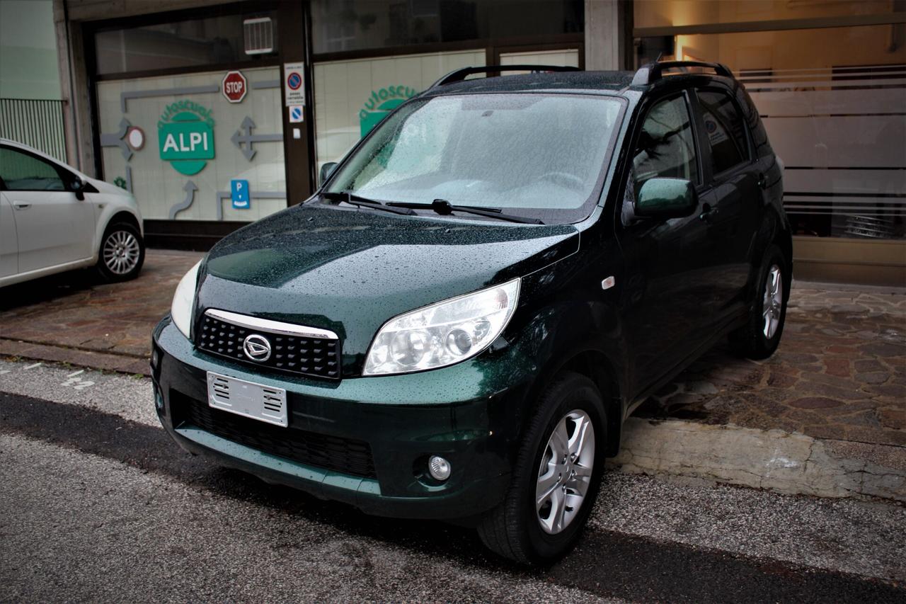 Daihatsu Terios 1.5 4WD Top - Gancio -