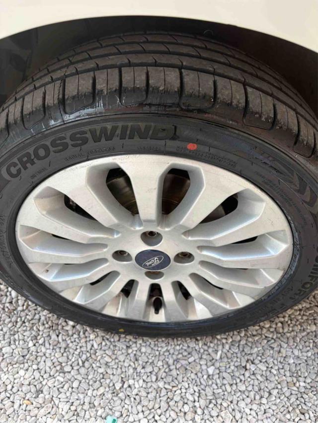 FORD Ka+ 1.2 8V 69CV Titanium