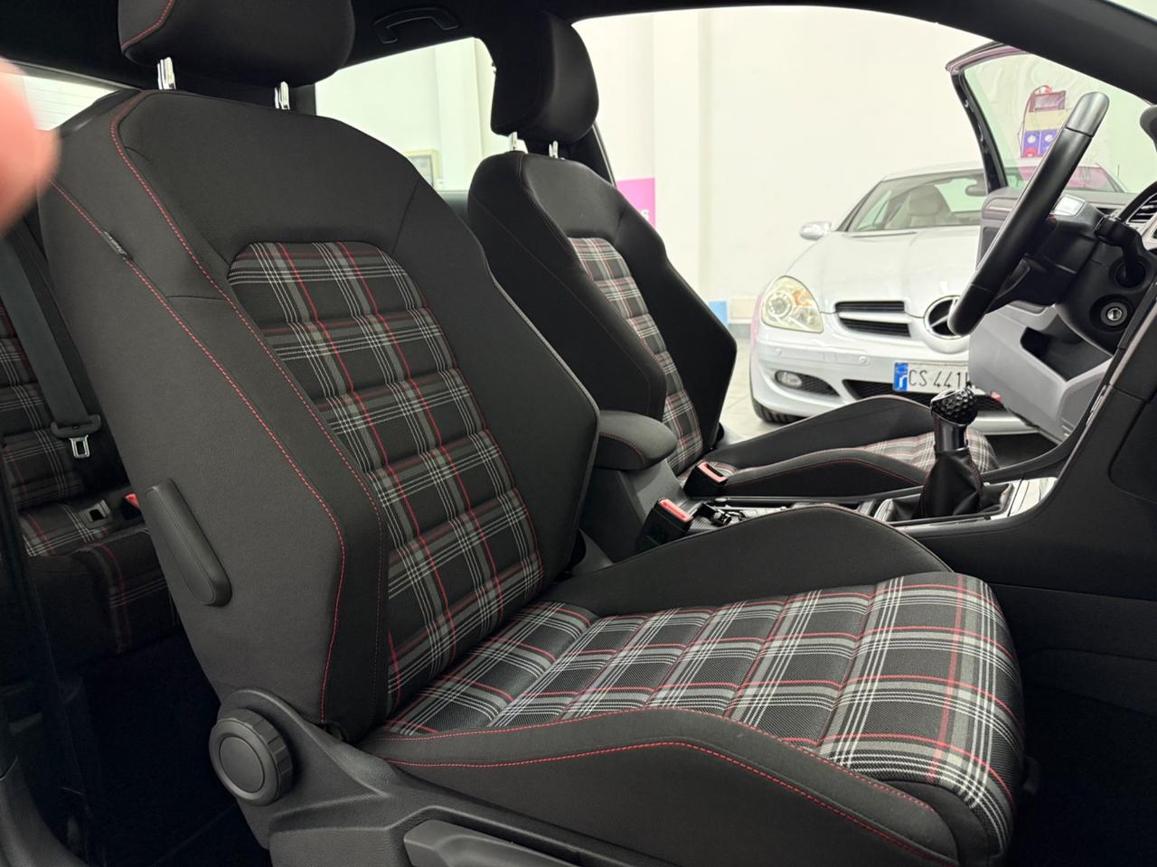 Volkswagen Golf GTI Performance 2.0 245 CV TSI 3p. BMT