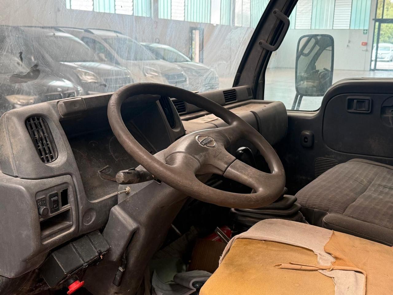 3 Nissan Cabstar ribaltabile non funzionante per operatori del settore