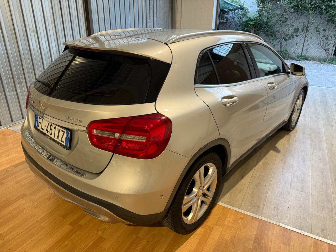 Mercedes-benz GLA 220 4MATIC PREMIUM