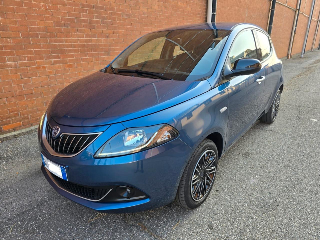 Lancia Ypsilon 1.0 FireFly 5 porte S&S Hybryd Gold