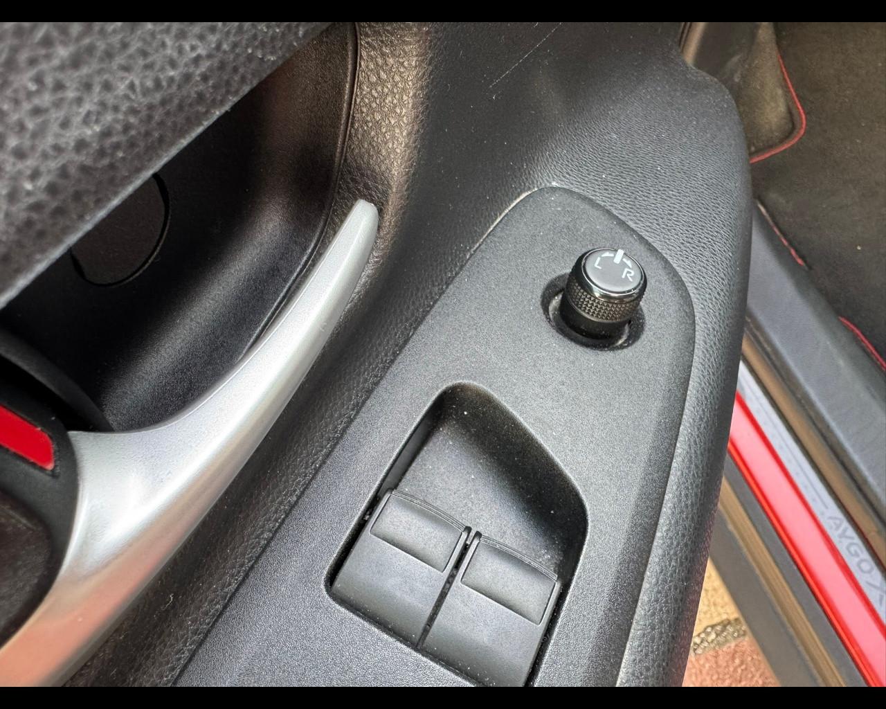 TOYOTA Aygo X - Aygo X 1.0 VVT-i 72 CV 5 porte Lounge S-CVT