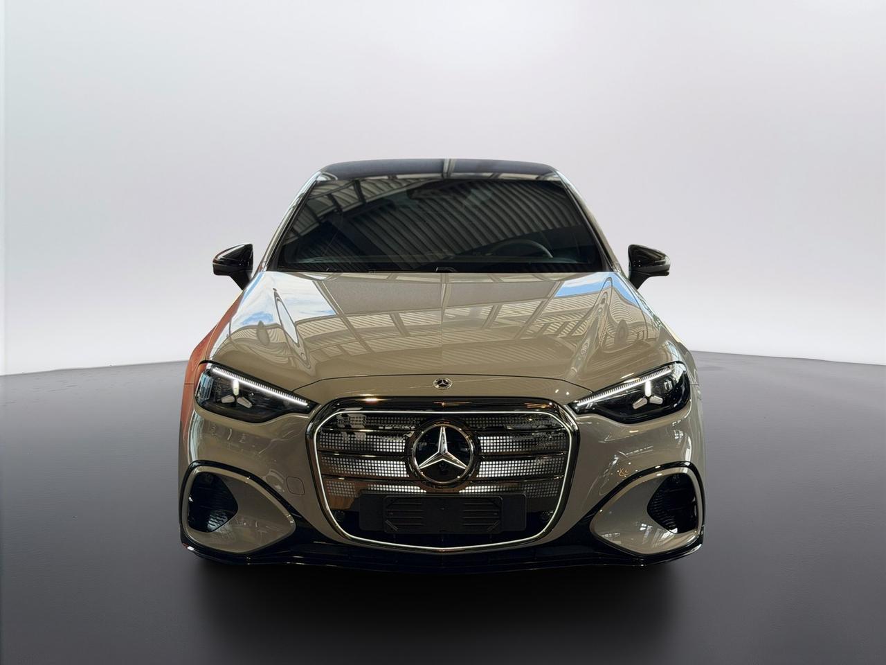 Mercedes-Benz C 400 4MATIC con tecnologia EQ