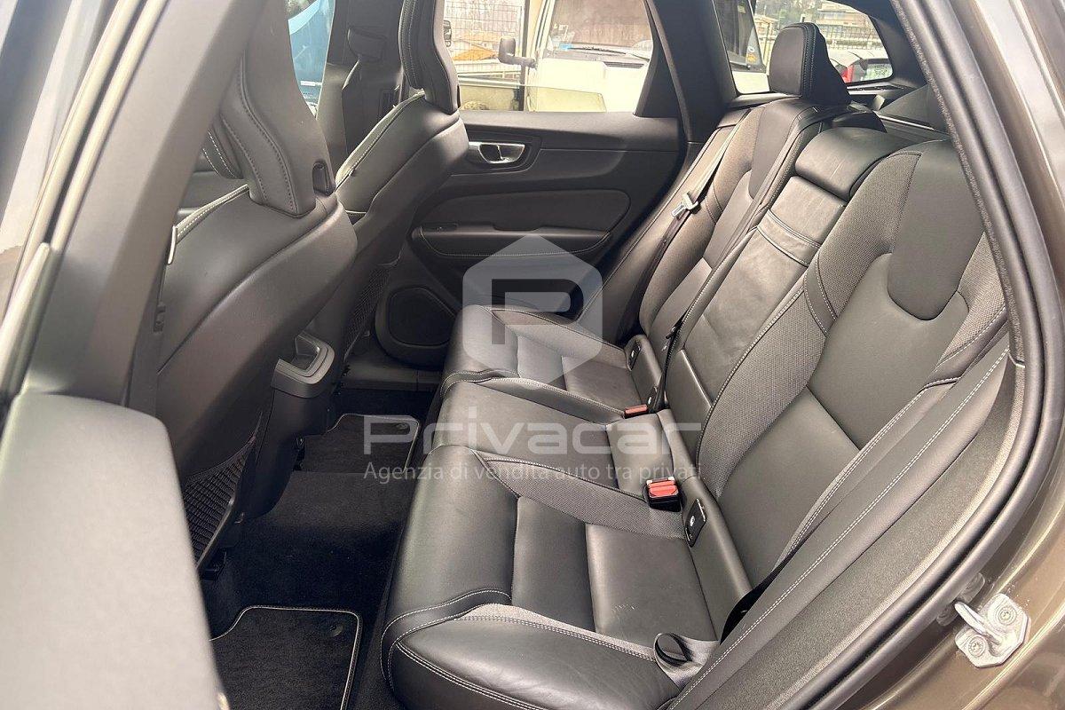 VOLVO XC60 B4 Geartronic R-design