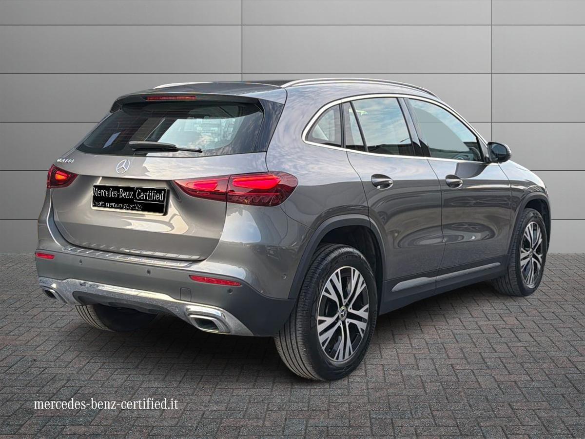 Mercedes-Benz GLA 180 Progressive Advanced auto
